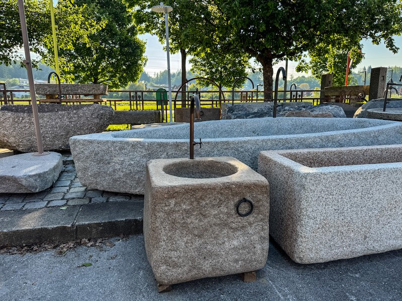 Granitbrunnen quadratisch