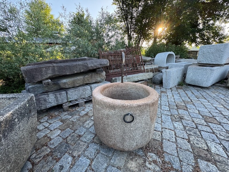 Brunnen granit rund