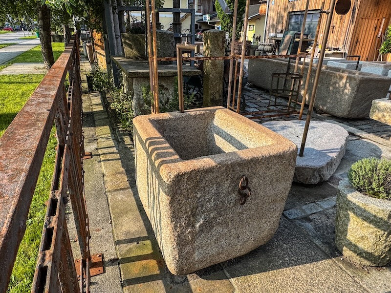 Wunderschöner Steinbrunnen Berlin