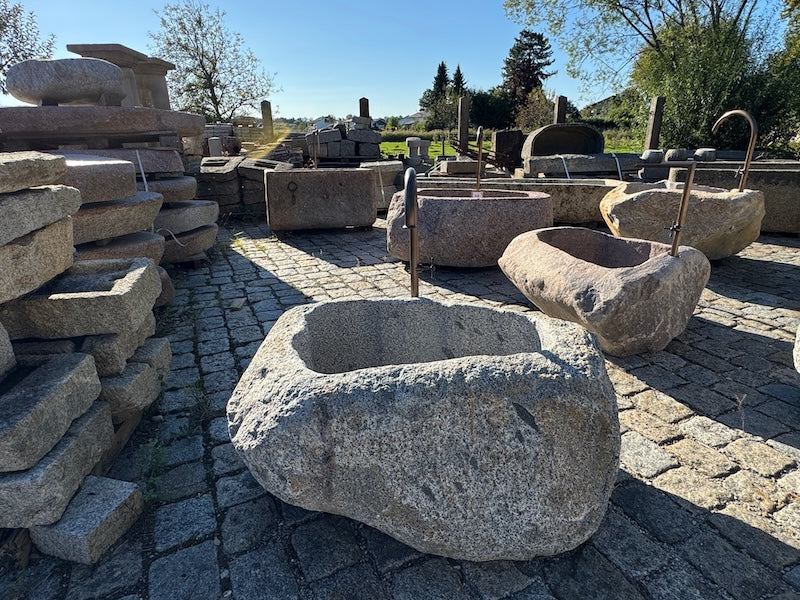 Findlingsbrunnen Garten