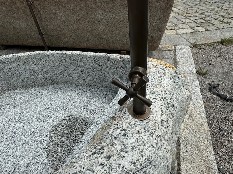 Nordischer Findlingsbrunnen