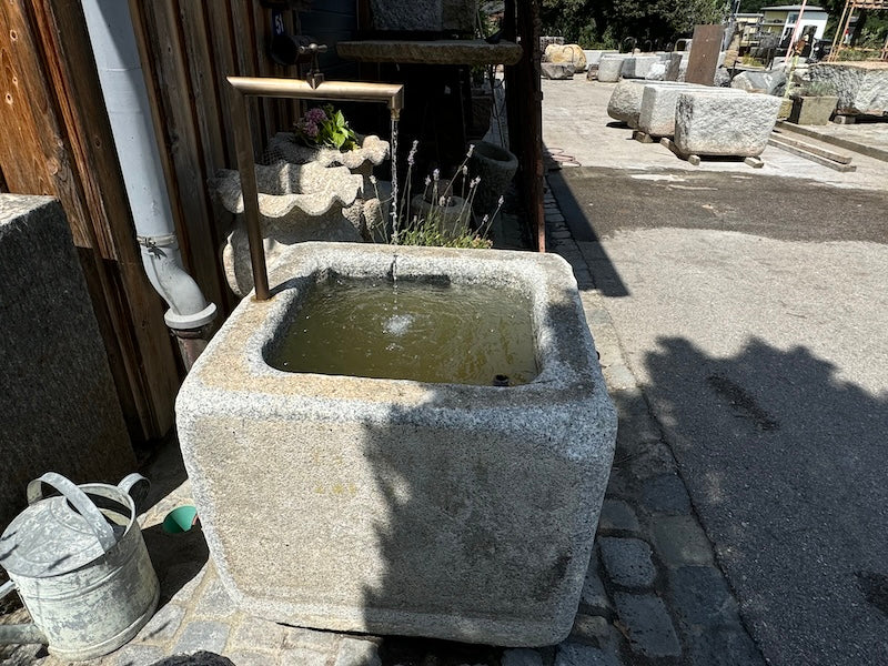 Granitbrunnen quadrat