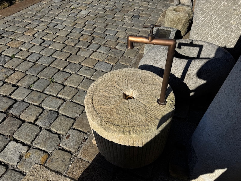 Wasserstelle Garten aus Granit