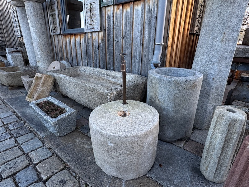 Wasserstelle aus Granit