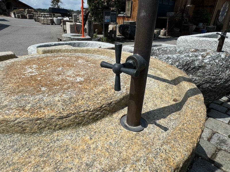 Gartenbrunnen Wasserfall