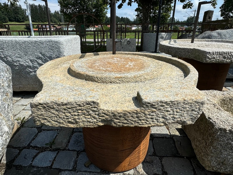 Gartenbrunnen Wasserfall