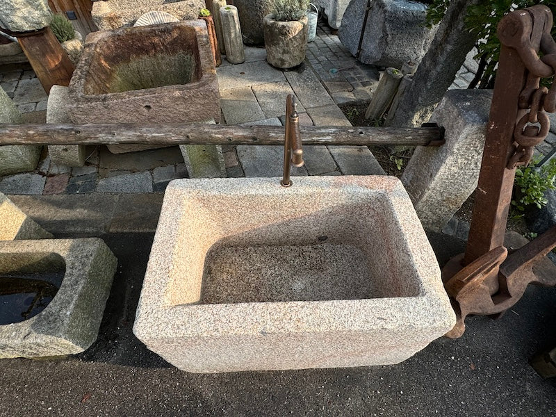 Steinbrunnen mit Naturoberfläche XL
