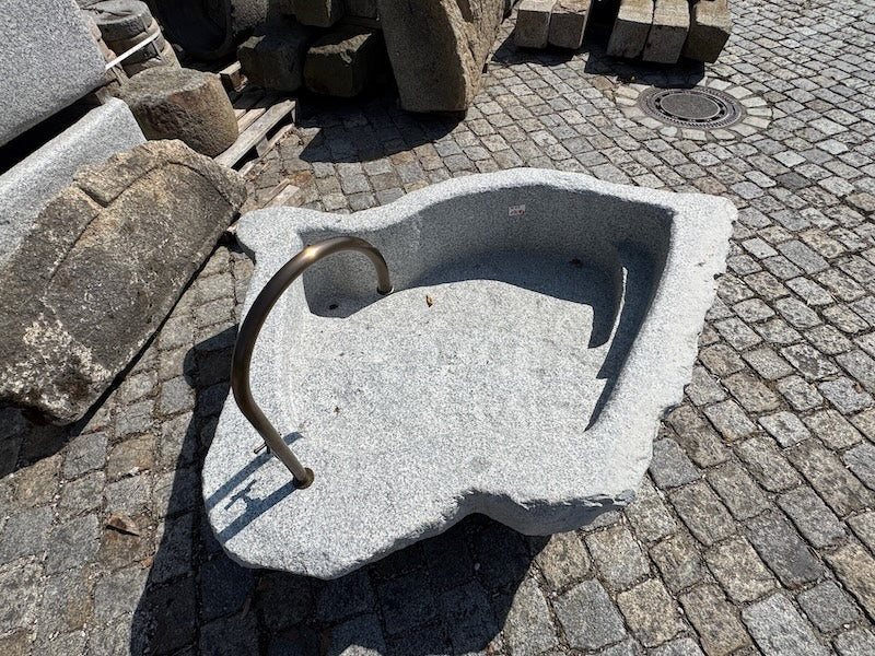Granitbrunnen Rosenheim Brunnenbecken
