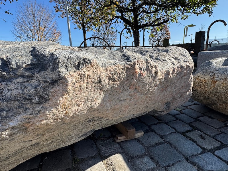 Findlingsbrunnen XL Oberfläche