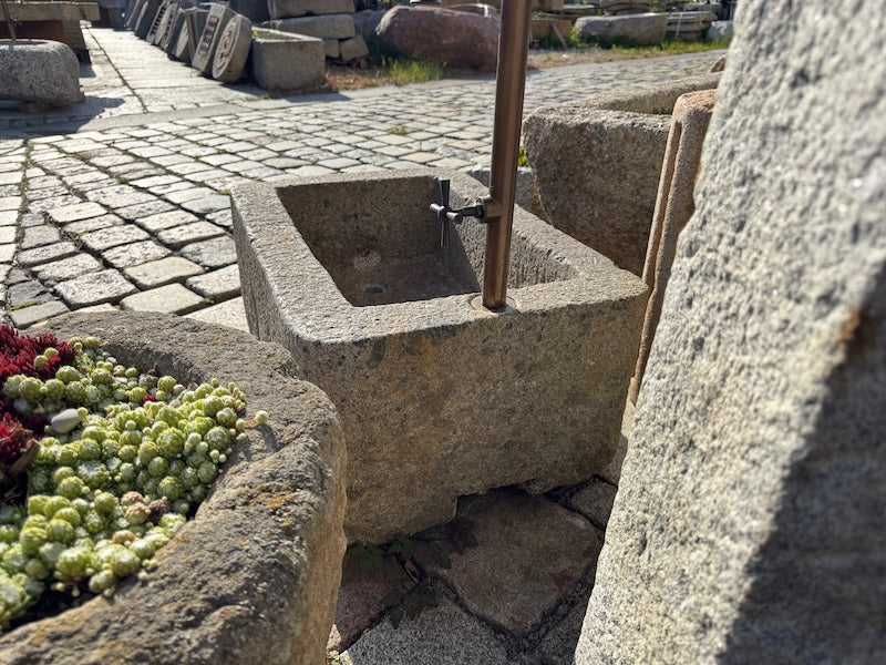 Kleiner Granittrog Detail