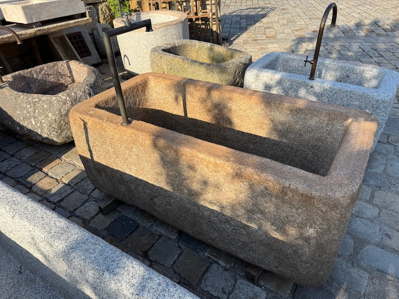 Steinbrunnen Österreich Seitenansicht