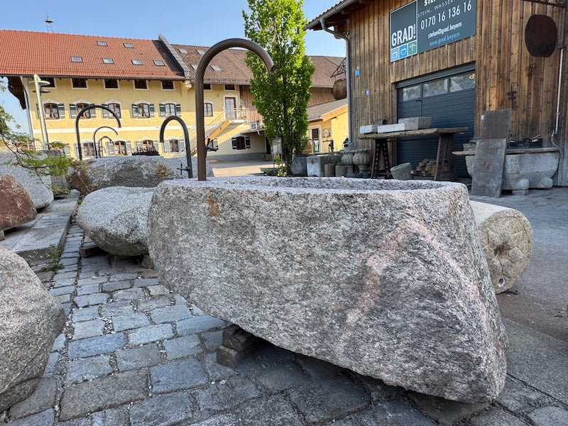 Granitbrunnen aus dem Bayerischen Wald