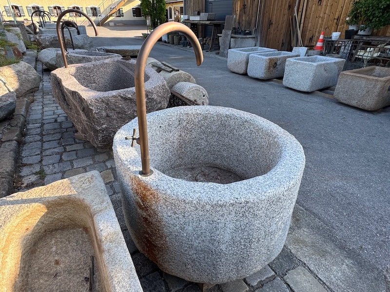 Granitbrunnen rund gebraucht