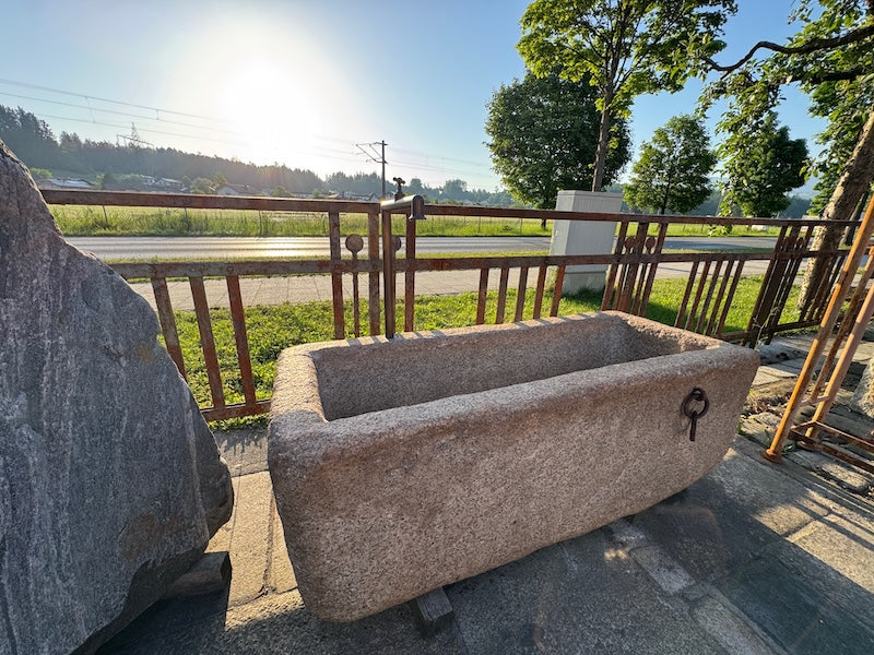 Steinbrunnen aus Bayern