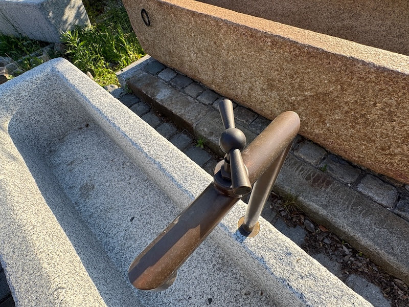 Steinbrunnen Granit