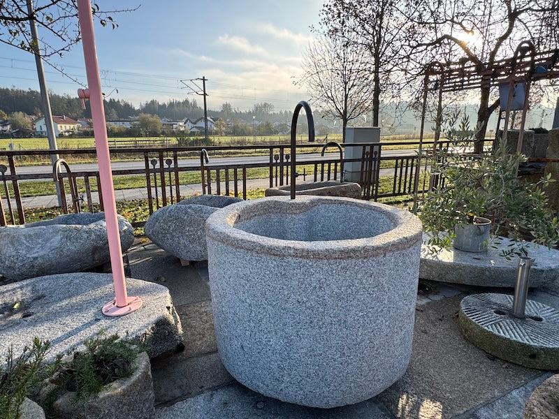 Steinbrunnen im Garten kaufen