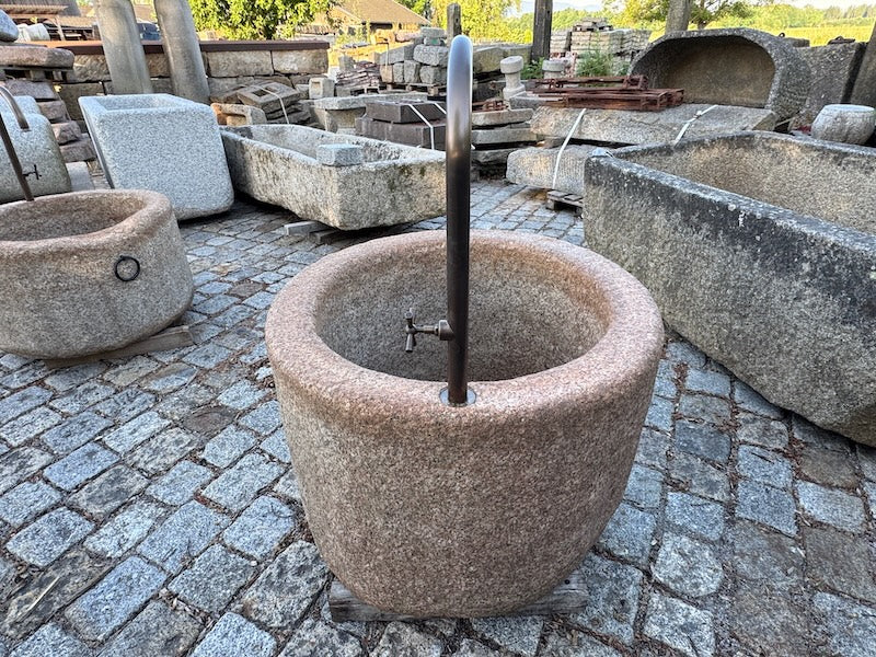 Brunnen Granit rund