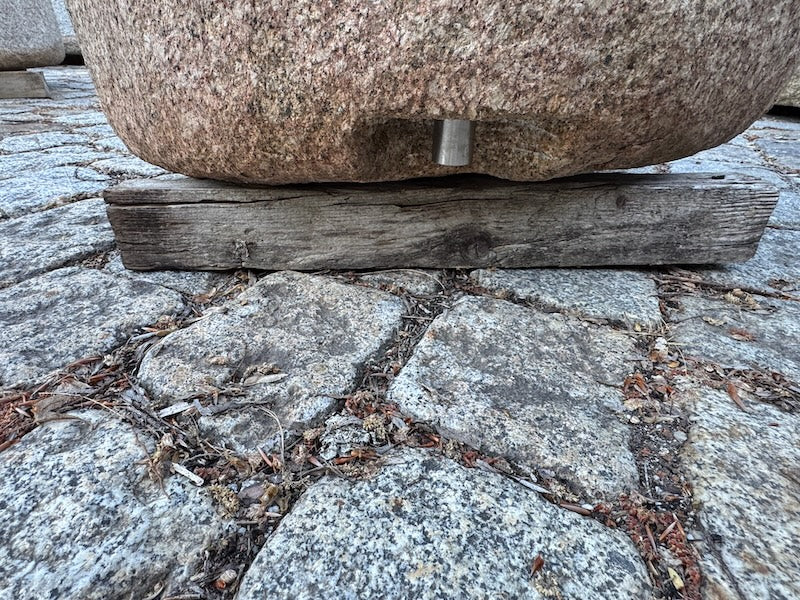 Brunnen Granit rund