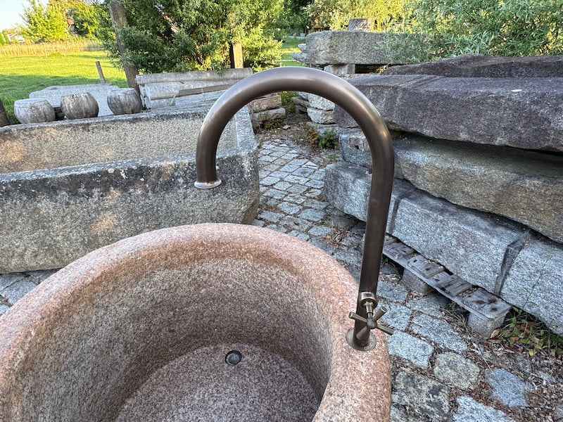 Brunnen Granit rund