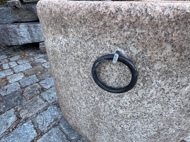 Brunnen Granit rund