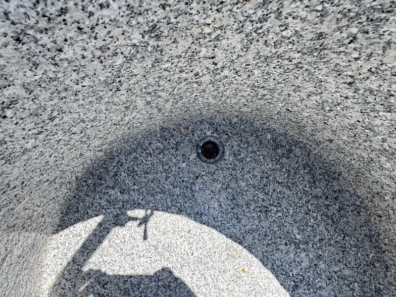 Granitbrunnen Südtirol