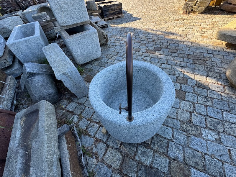 Granitbrunnen Südtirol
