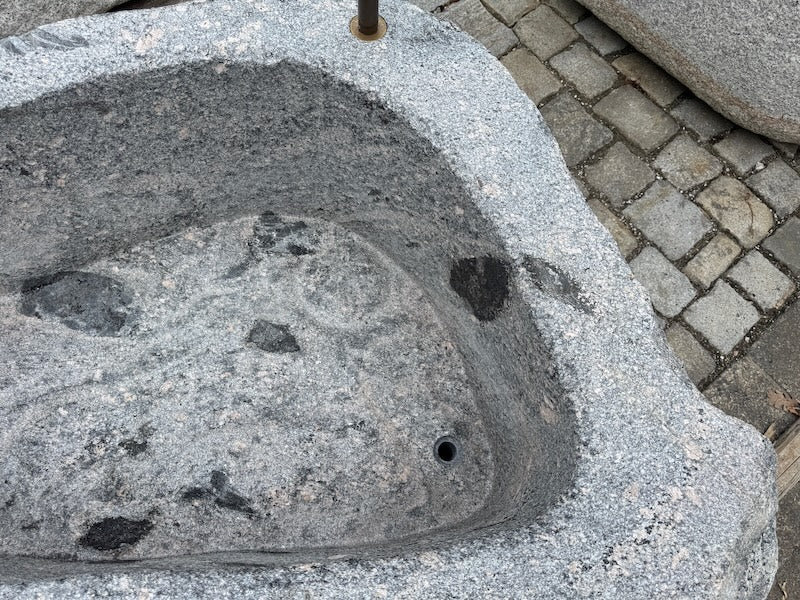 Findlingsbrunnen Österreich