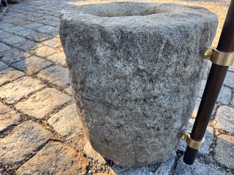 Steinbrunnen rund