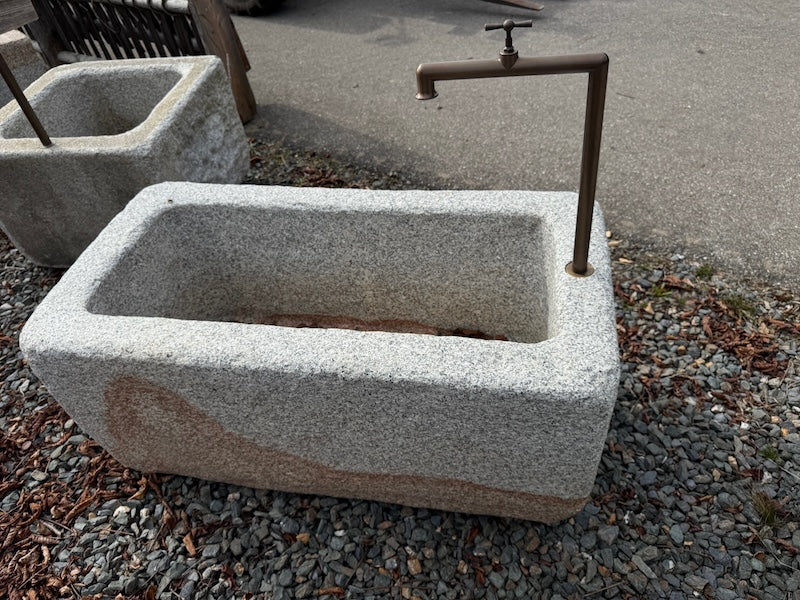 Granitbrunnen Kitzbühel Vorderansicht