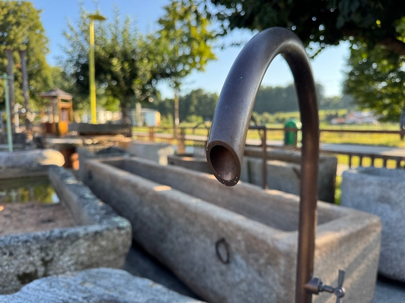 Findlingsbrunnen München Wassereinlauf