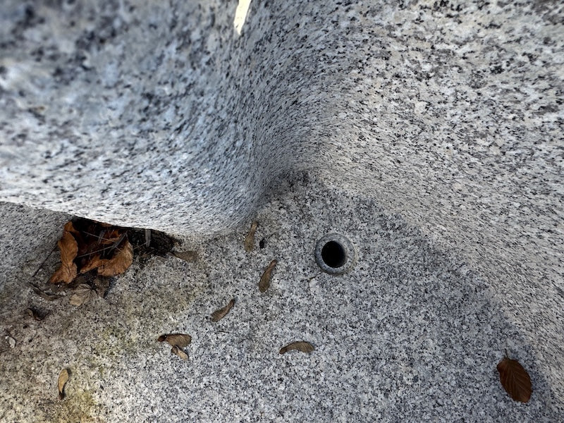 Granitbrunnen Südtirol