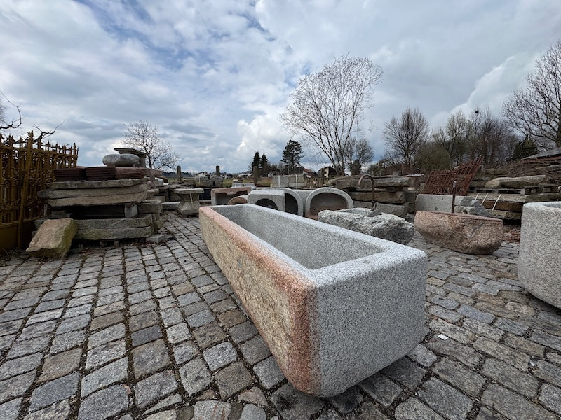Brunnen Naturstein Rückansicht