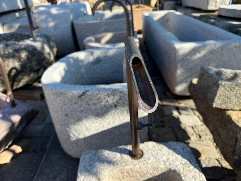 Steinbrunnen Unikat Wassereinlauf