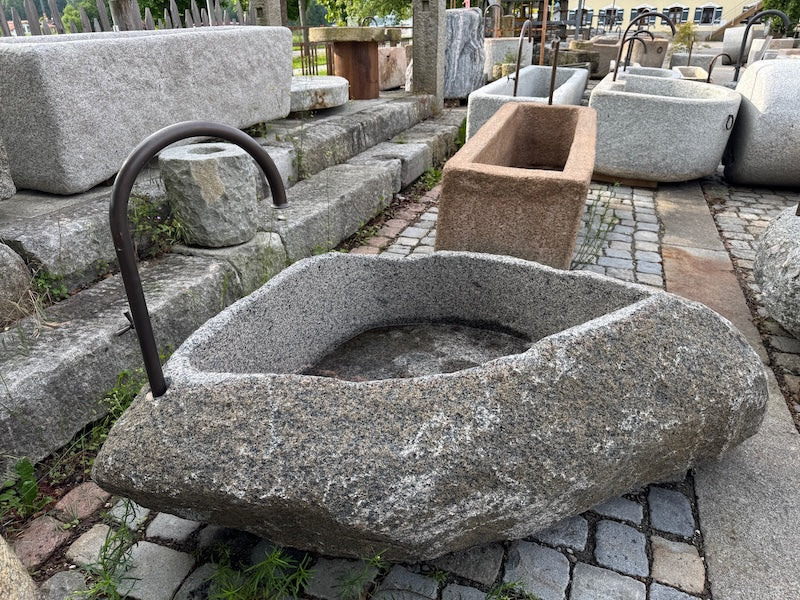 Naturstein Findling mit schöner Patina