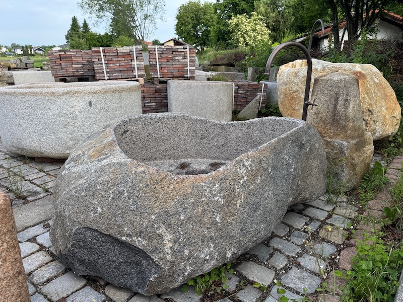 Naturstein Findling mit schöner Patina