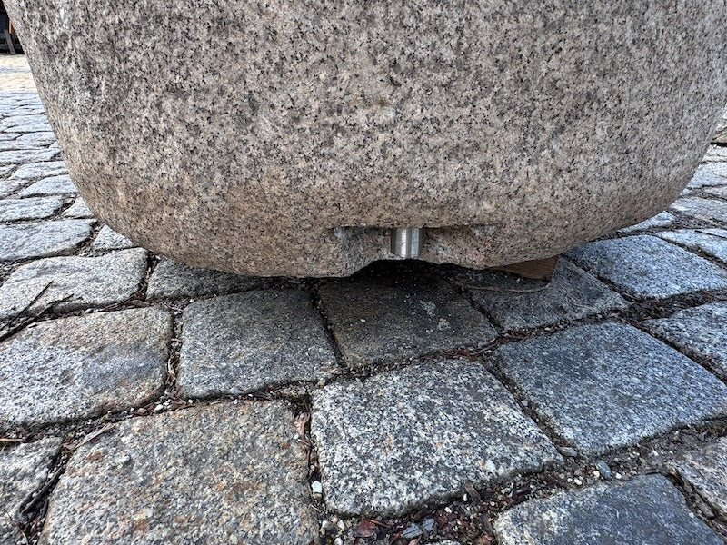 Natursteinbrunnen rund