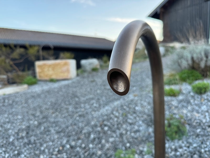 runder Granitbrunnen