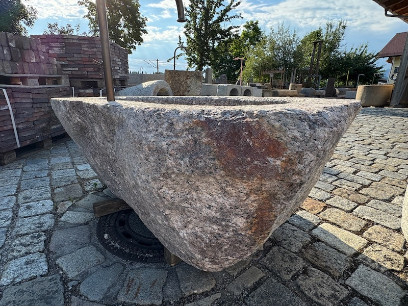 Gartenbrunnen mit Wasserhahn rechteckig