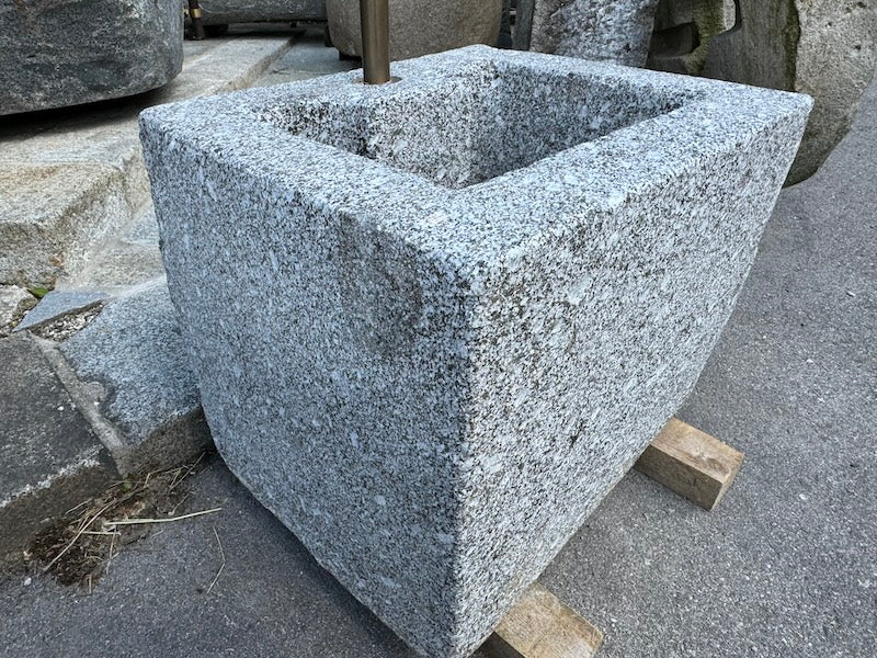 Gartenbrunnen modern eckig