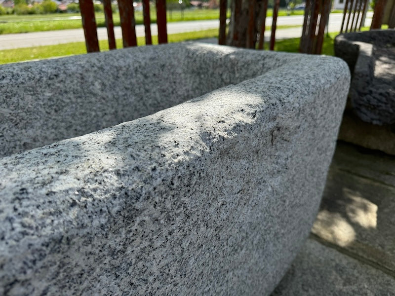 Steinbrunnen Granit