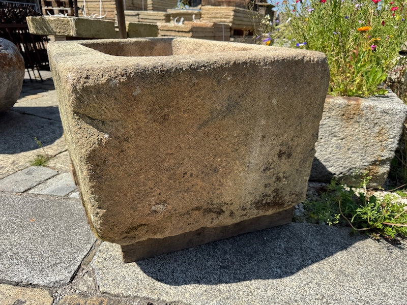 Kleiner Granittrog Detail