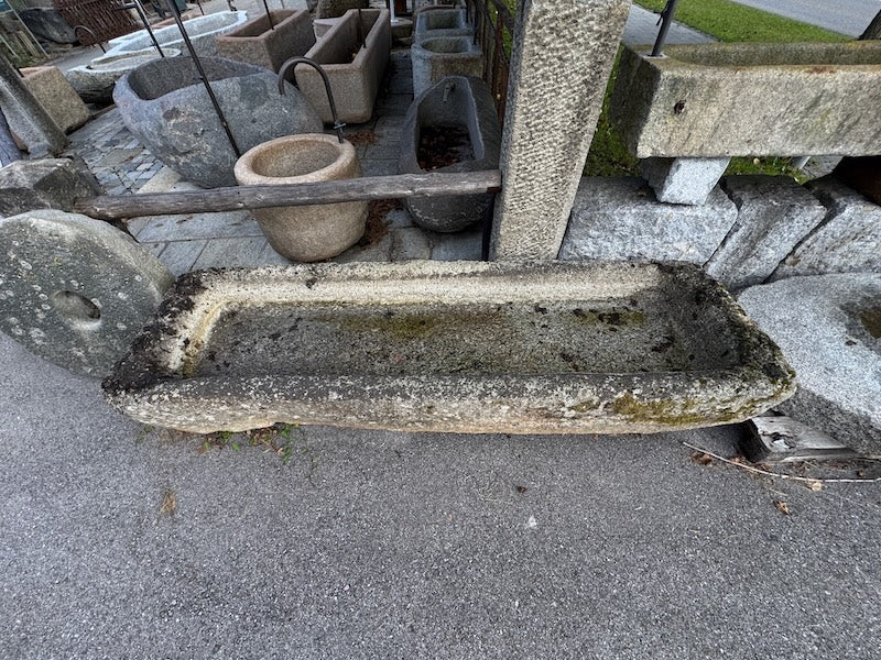 Alter Granitbrunnen aus Bayern