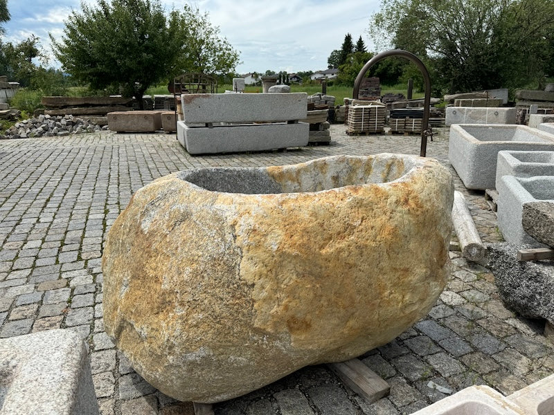 Findlingsbrunnen Bayern