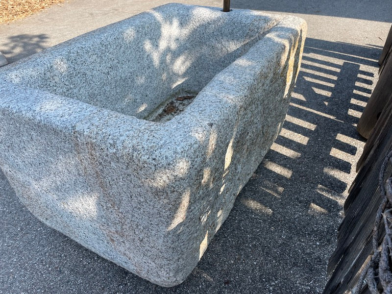 Kleiner Gartenbrunnen