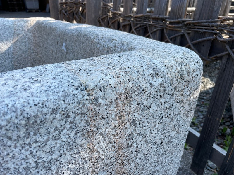 Kleiner Gartenbrunnen