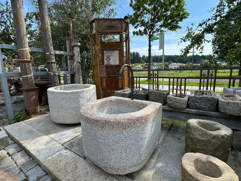 Granitbrunnen Garten