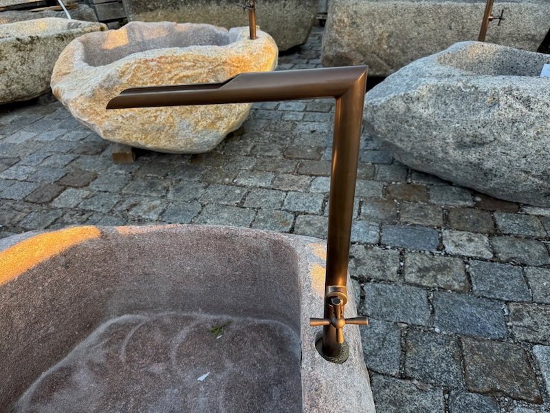 Befestigung Wassereinlauf Findlingsbrunnen