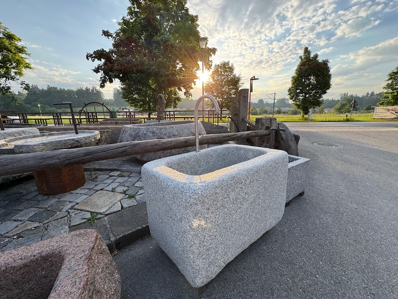 Steinbrunnen outdoor