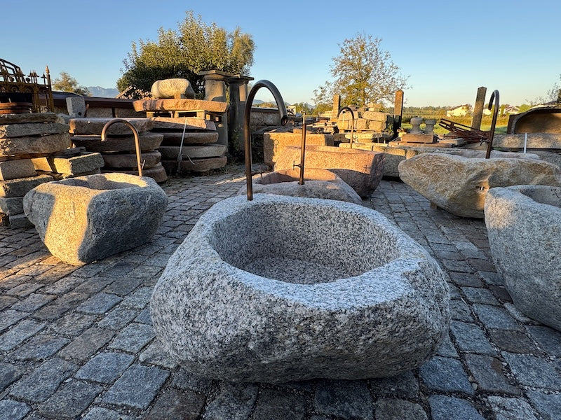 gartenbrunnen stein granit