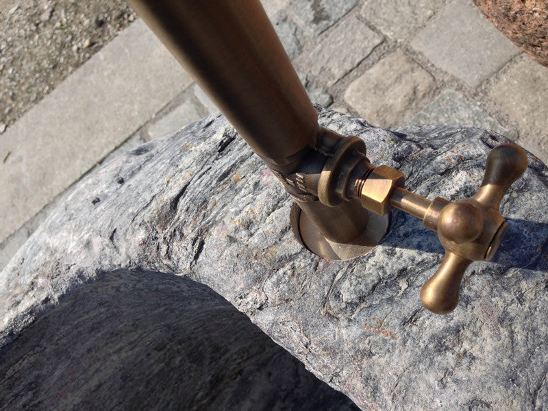 Messingwassereinlauf für Findlingbrunnen